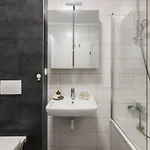 Skylark - Sydney Penthouse With Jacuzzi And Mountain View شقة *