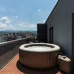 شقة Skylark - Sydney Penthouse With Jacuzzi And Mountain View