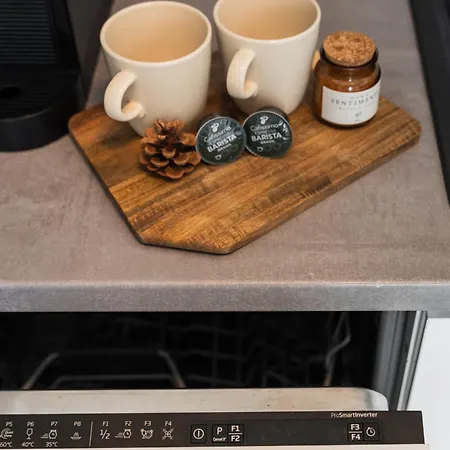 Skylark - Sydney Penthouse With Jacuzzi And Mountain View *