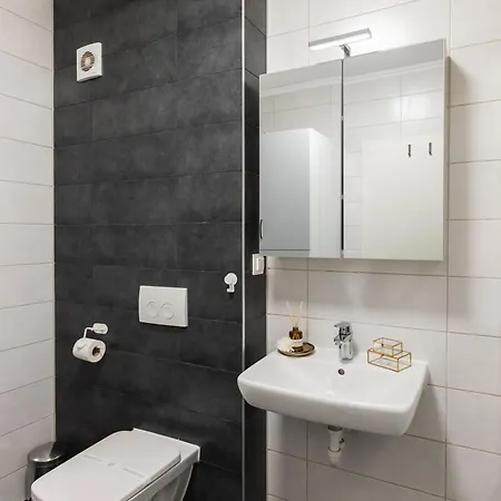 Skylark - Sydney Penthouse With Jacuzzi And Mountain View *