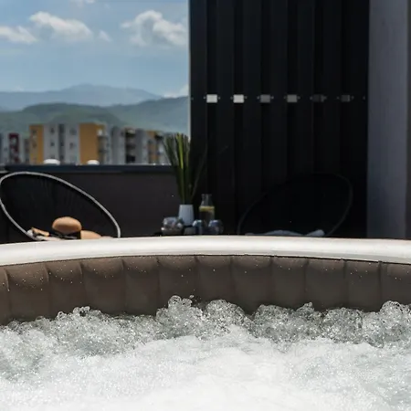 Skylark - Sydney Penthouse With Jacuzzi And Mountain View