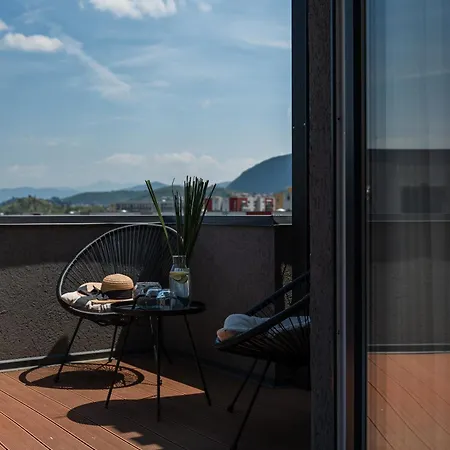 Skylark - Sydney Penthouse With Jacuzzi And Mountain View Apartamento