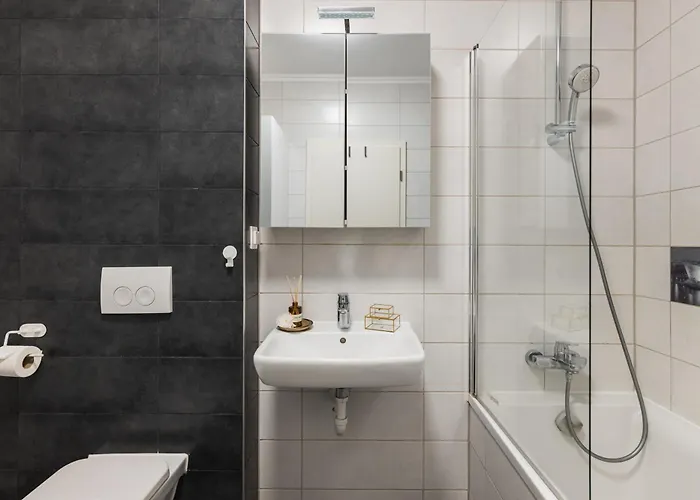 Skylark - Sydney Penthouse With Jacuzzi And Mountain View דירה *