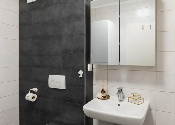 Skylark - Sydney Penthouse With Jacuzzi And Mountain View *